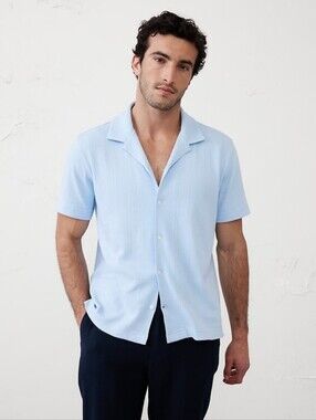 NWT•Banana Republic Crinkle Ribbed Polo•Light Blue Short-Sleeve Button-Up•Large